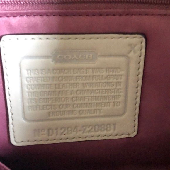 🎉 Coach Zoe East West Studded Ivory Shoulder Bag - Picture 5 of 8